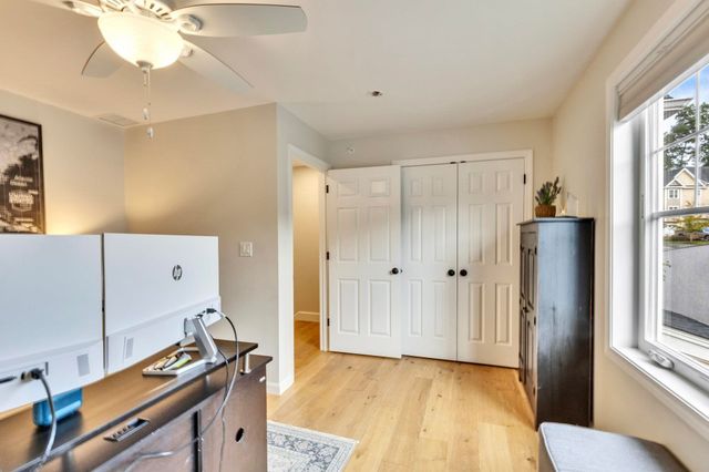 203 Woodview Way Unit 203, Manchester, NH 03102