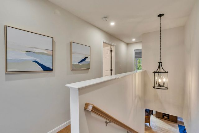 203 Woodview Way Unit 203, Manchester, NH 03102