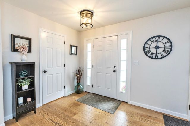 203 Woodview Way Unit 203, Manchester, NH 03102