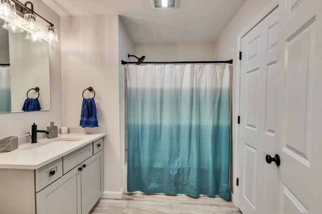 203 Woodview Way Unit 203, Manchester, NH 03102