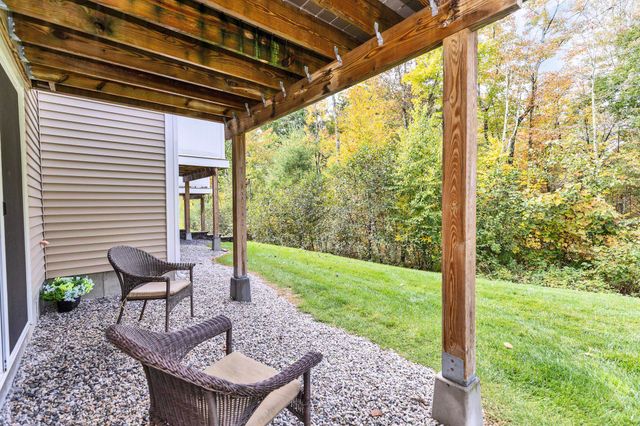 203 Woodview Way Unit 203, Manchester, NH 03102