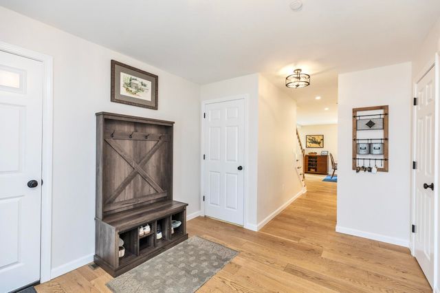 203 Woodview Way Unit 203, Manchester, NH 03102