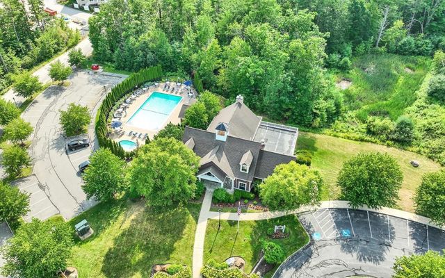 203 Woodview Way Unit 203, Manchester, NH 03102