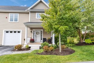 203 Woodview Way Unit 203, Manchester, NH 03102