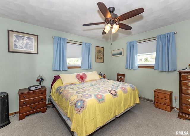 631 SUNCREST Drive, Sherrard, IL 61281