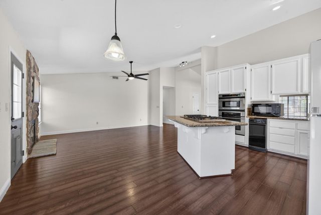 5119 Stoneglen Way, Elk Grove, CA 95758