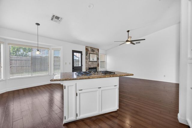 5119 Stoneglen Way, Elk Grove, CA 95758