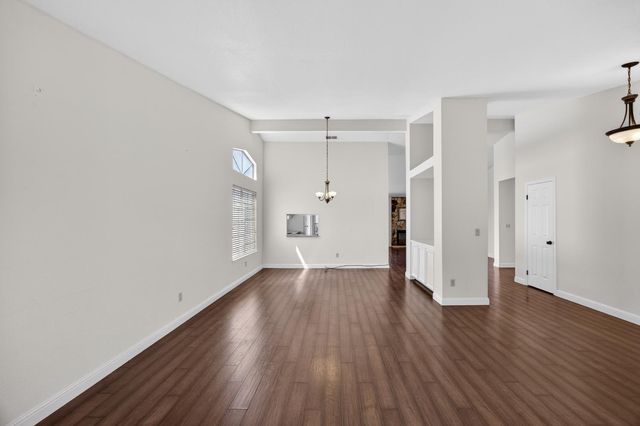 5119 Stoneglen Way, Elk Grove, CA 95758