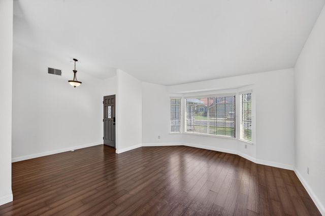 5119 Stoneglen Way, Elk Grove, CA 95758