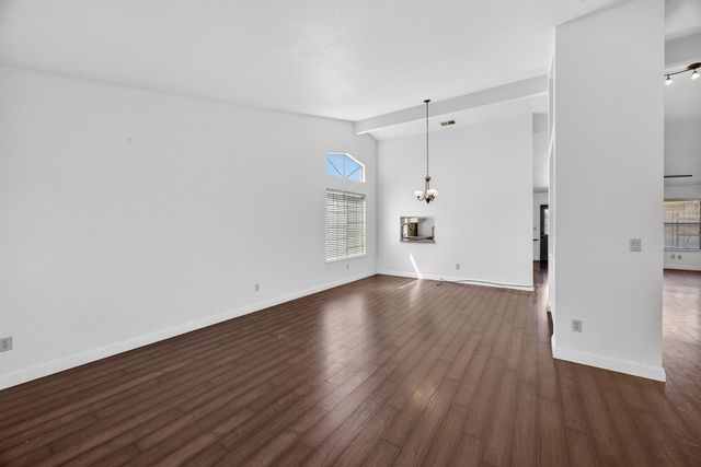 5119 Stoneglen Way, Elk Grove, CA 95758