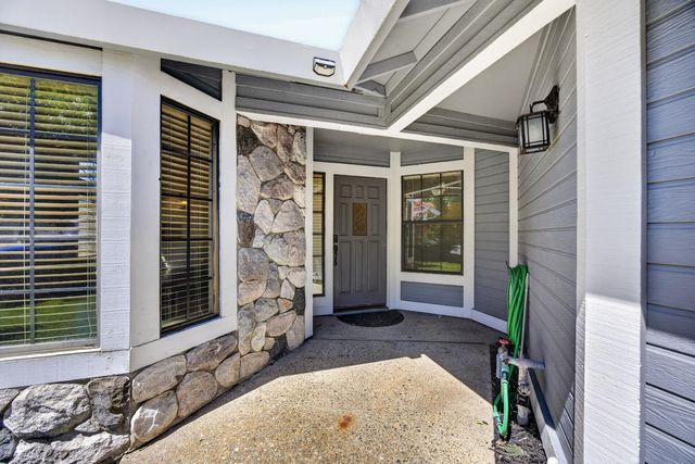 5119 Stoneglen Way, Elk Grove, CA 95758