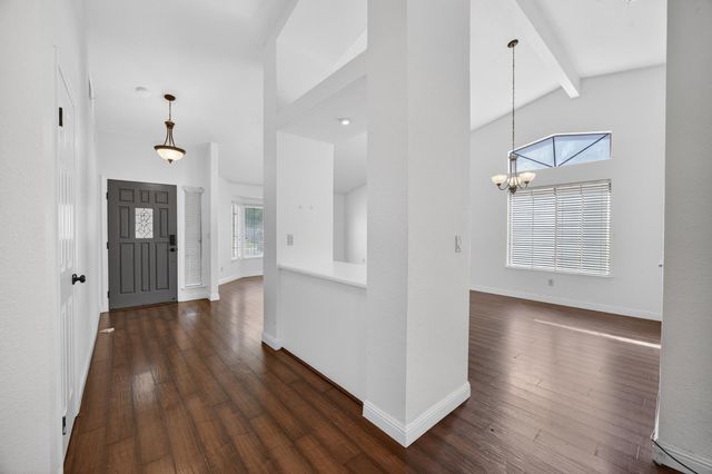 5119 Stoneglen Way, Elk Grove, CA 95758