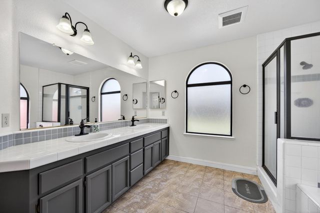 5119 Stoneglen Way, Elk Grove, CA 95758