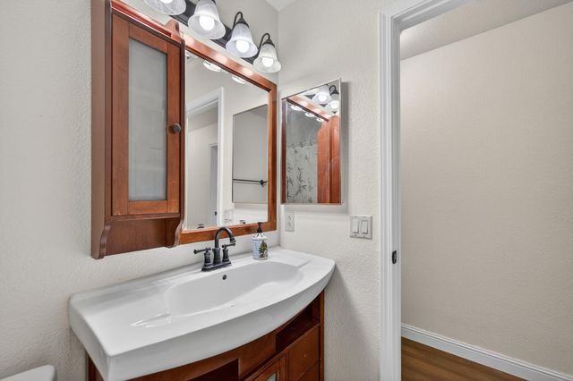 5119 Stoneglen Way, Elk Grove, CA 95758