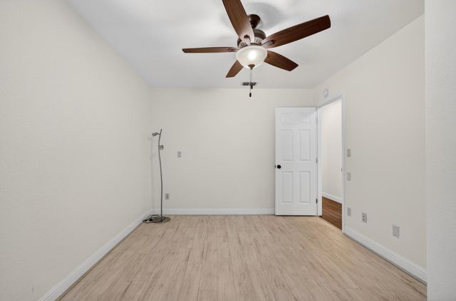5119 Stoneglen Way, Elk Grove, CA 95758