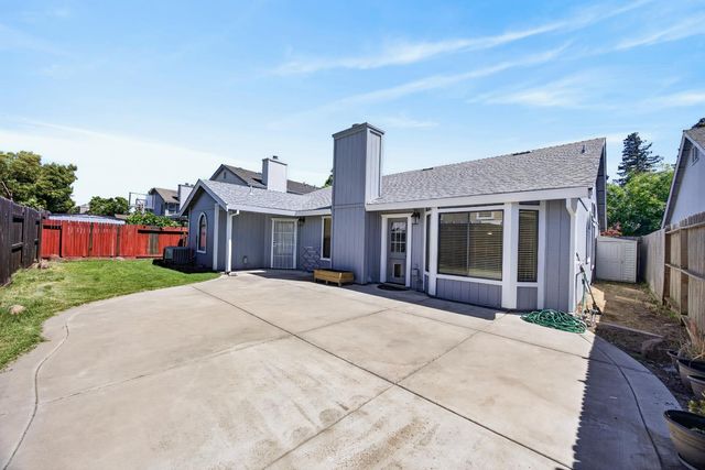 5119 Stoneglen Way, Elk Grove, CA 95758