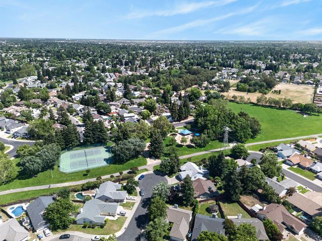 5119 Stoneglen Way, Elk Grove, CA 95758
