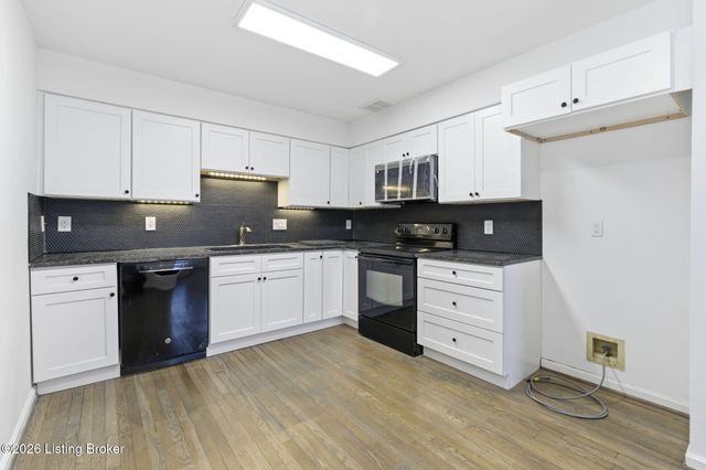 2005 Harrods Landing Dr 2005, Prospect, KY 40059