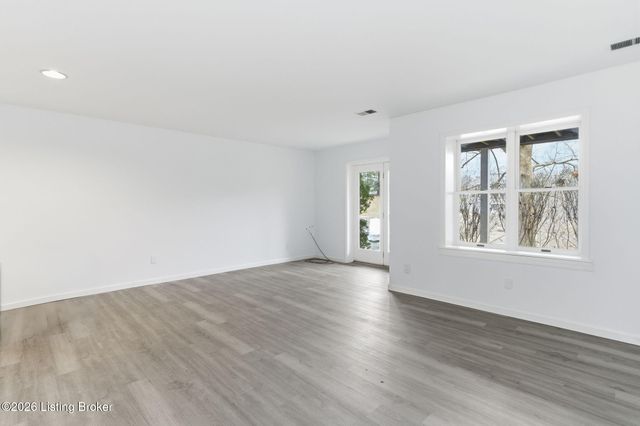 2005 Harrods Landing Dr 2005, Prospect, KY 40059