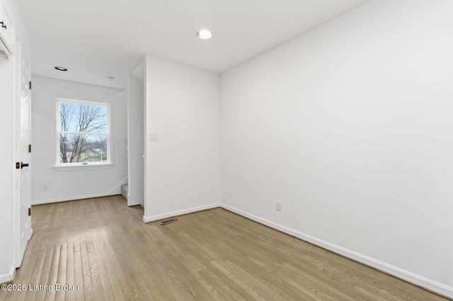 2005 Harrods Landing Dr 2005, Prospect, KY 40059