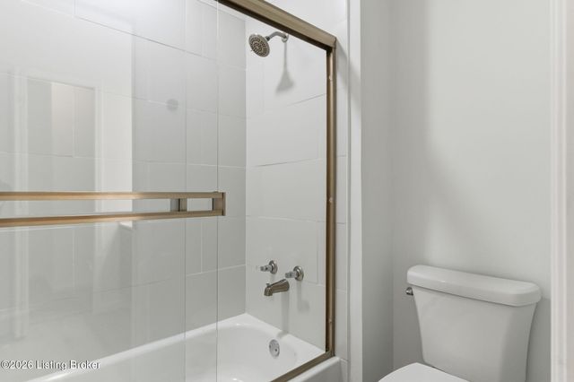 2005 Harrods Landing Dr 2005, Prospect, KY 40059