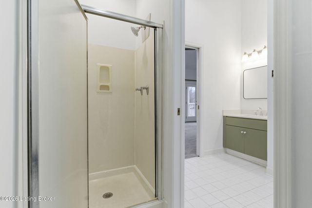 2005 Harrods Landing Dr 2005, Prospect, KY 40059