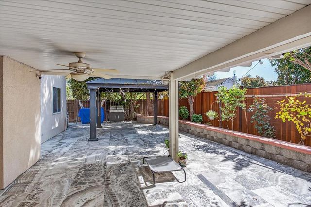 1752 Sierra Brook Court, Manteca, CA 95337