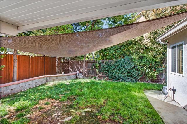 1752 Sierra Brook Court, Manteca, CA 95337