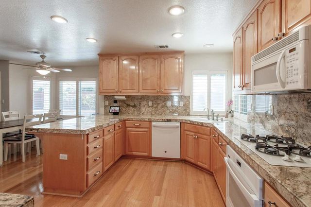 1752 Sierra Brook Court, Manteca, CA 95337