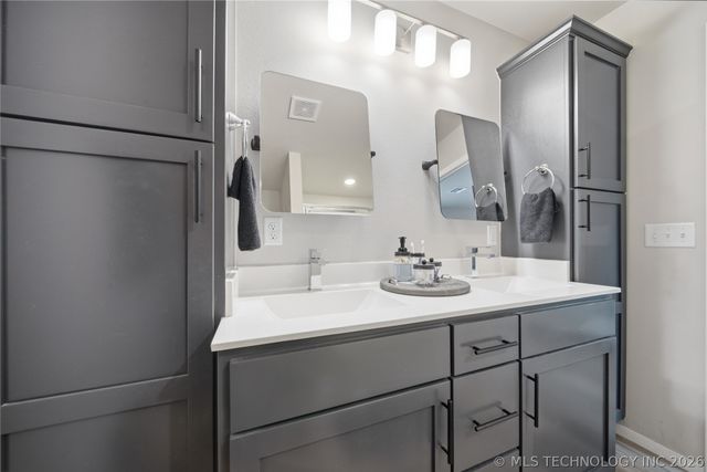 13827 S Quincy Street, Glenpool, OK 74033