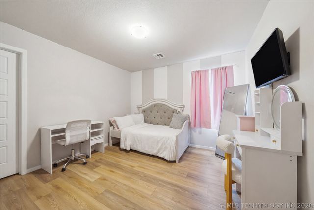 13827 S Quincy Street, Glenpool, OK 74033