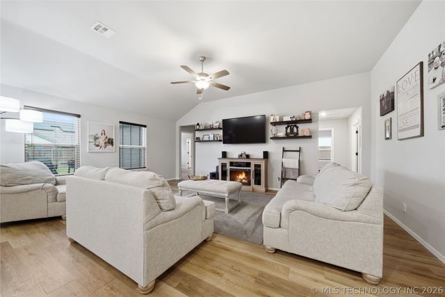 13827 S Quincy Street, Glenpool, OK 74033