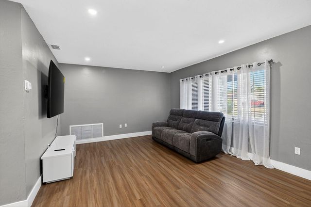 7450 Branch St, Hollywood, FL 33024