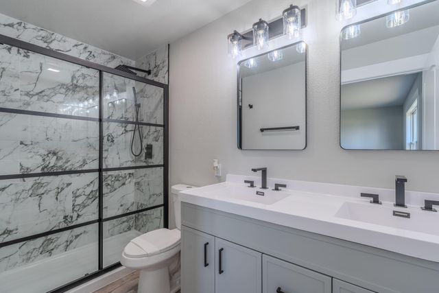 2530 S Hartford Avenue, Bolivar, MO 65613