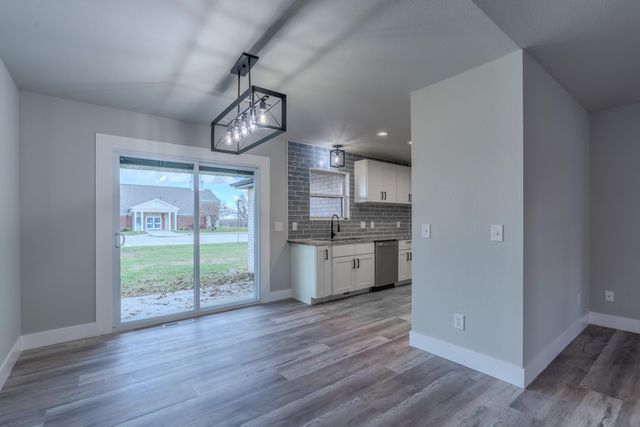 2530 S Hartford Avenue, Bolivar, MO 65613