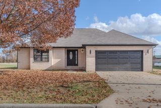 2530 S Hartford Avenue, Bolivar, MO 65613