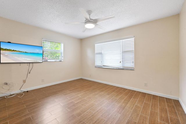 2012 SW 17th Avenue, Boynton Beach, FL 33426