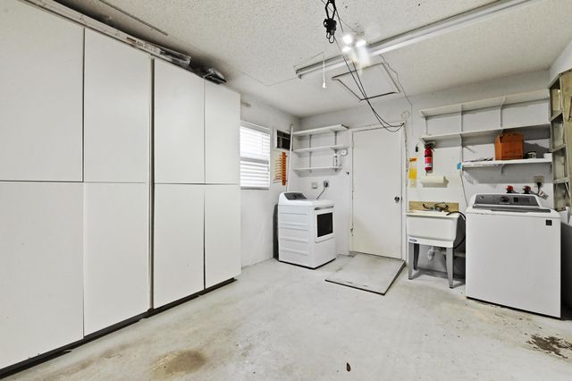 2012 SW 17th Avenue, Boynton Beach, FL 33426