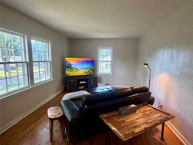 525 16th Street, West Des Moines, IA 50265
