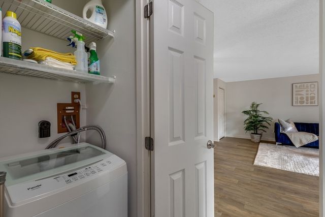 295 W Wyoming Ave 7B, Stoneham, MA 02180