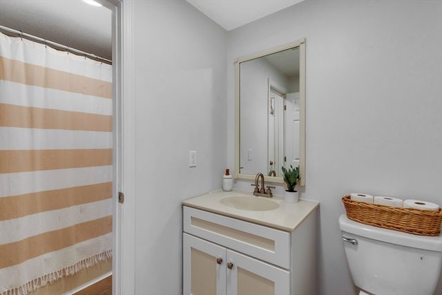 295 W Wyoming Ave 7B, Stoneham, MA 02180