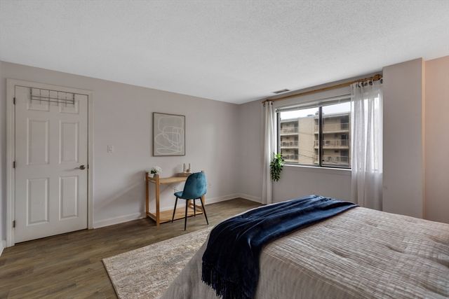 295 W Wyoming Ave 7B, Stoneham, MA 02180