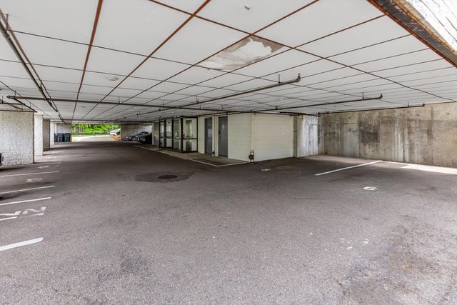 295 W Wyoming Ave 7B, Stoneham, MA 02180