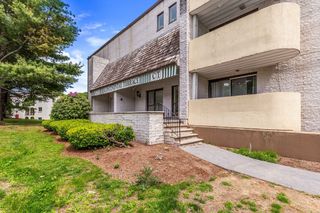 295 W Wyoming Ave 7B, Stoneham, MA 02180
