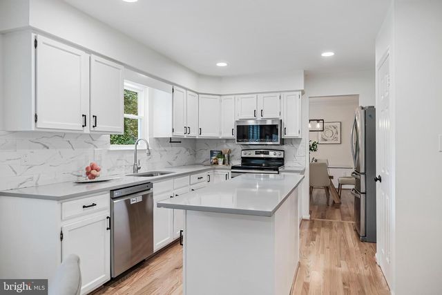 12400 ALEXANDER CORNELL DR, Fairfax, VA 22033