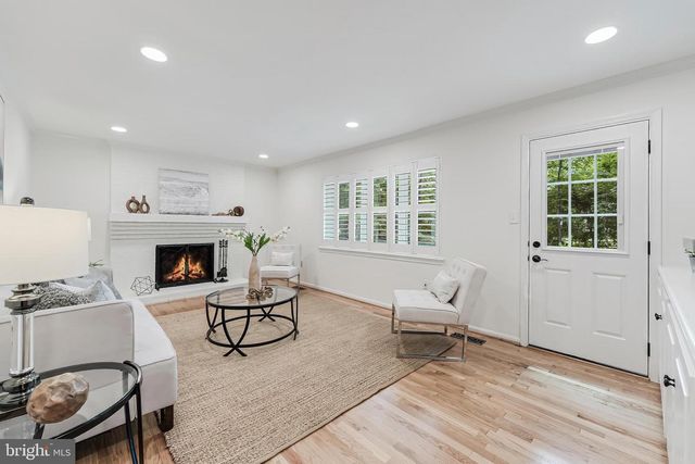12400 ALEXANDER CORNELL DR, Fairfax, VA 22033