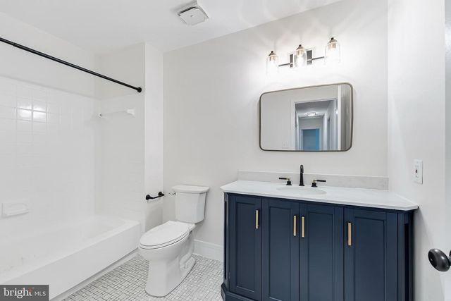 12400 ALEXANDER CORNELL DR, Fairfax, VA 22033