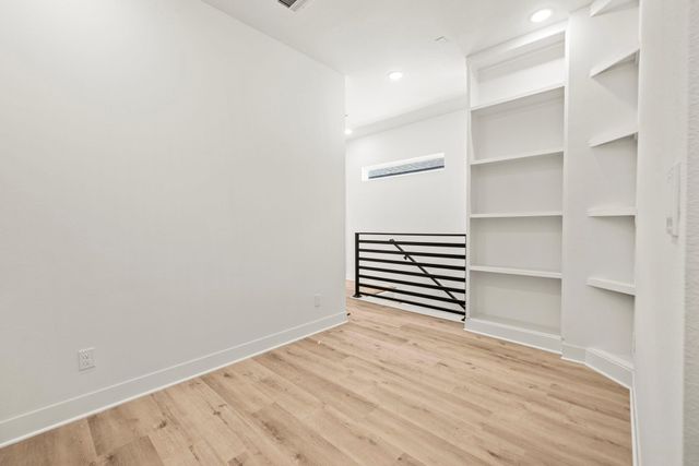 5042 Pershing Street A-B, Houston, TX 77033