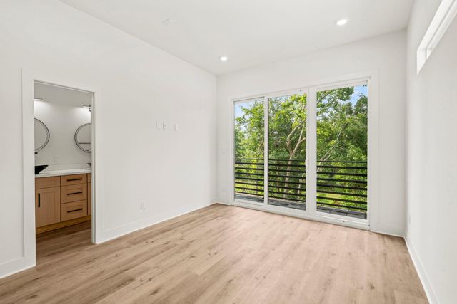 5042 Pershing Street A-B, Houston, TX 77033