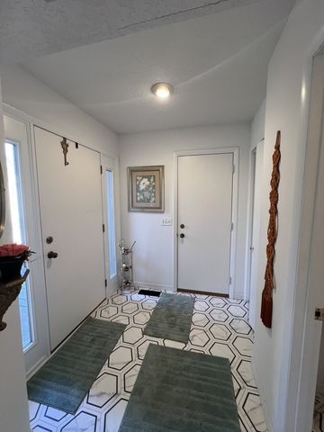 466 44th Ave Court 17, East Moline, IL 61244